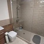 Newly Refurbed 2bd Trinity College & Temple Bar * 더블린